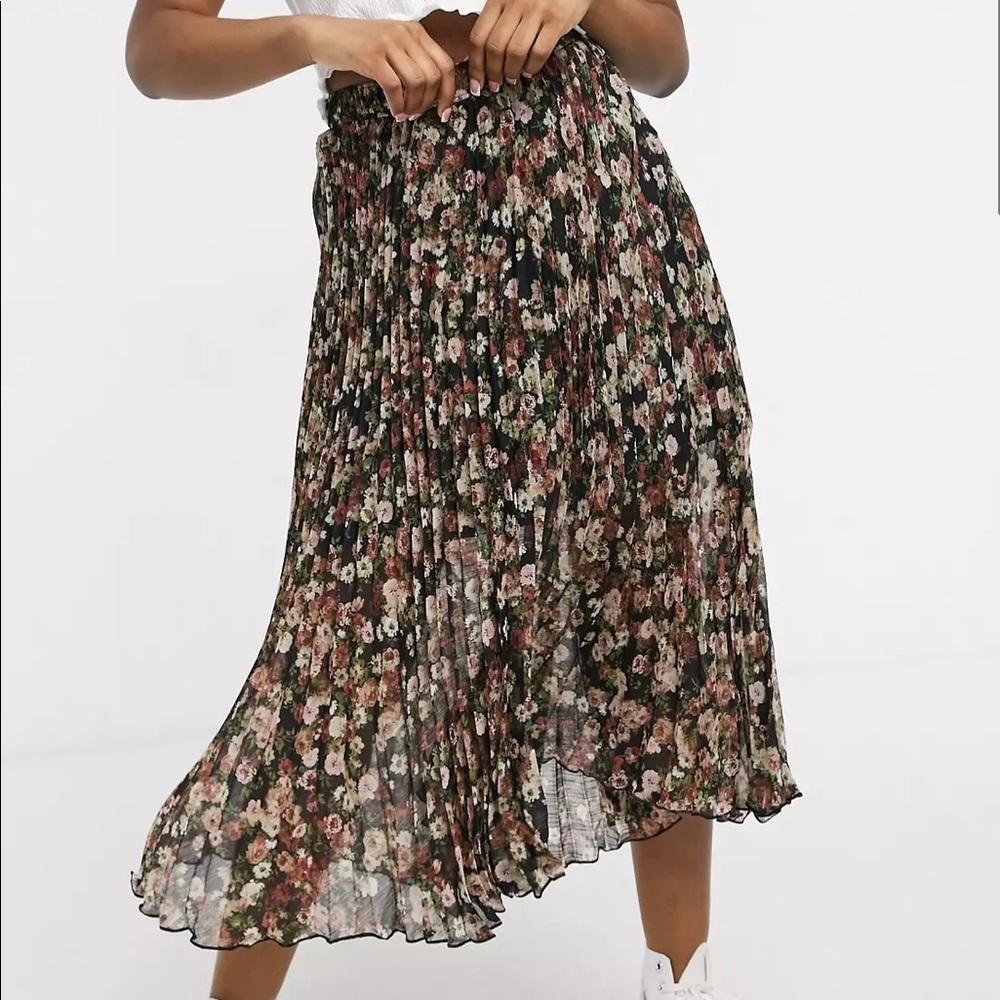 NWT! Abercrombie & Fitch Floral Midi Skirt